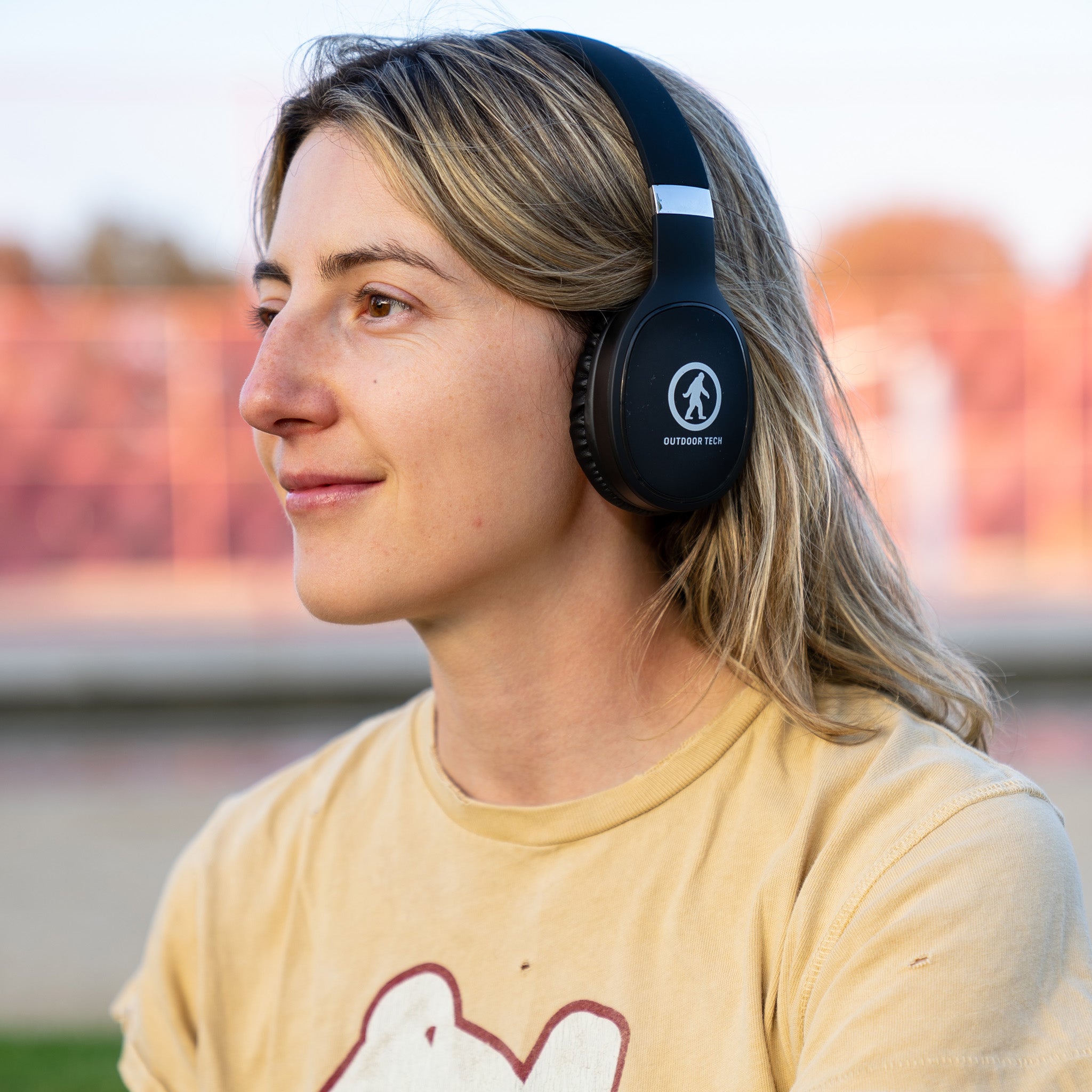 Outdoor tech rhinos 2025 rugged waterproof bluetooth headphones