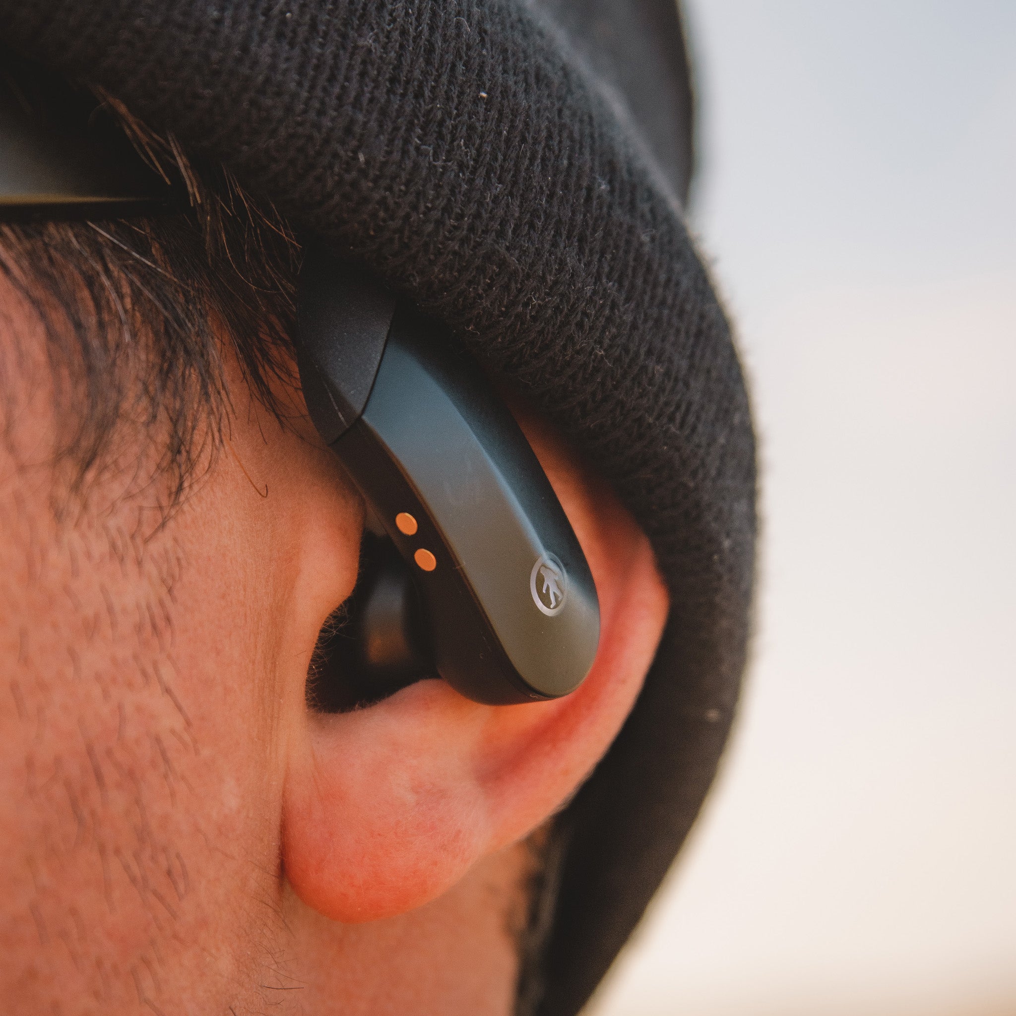 Mantas 2.0 Earbuds With Recharging Case