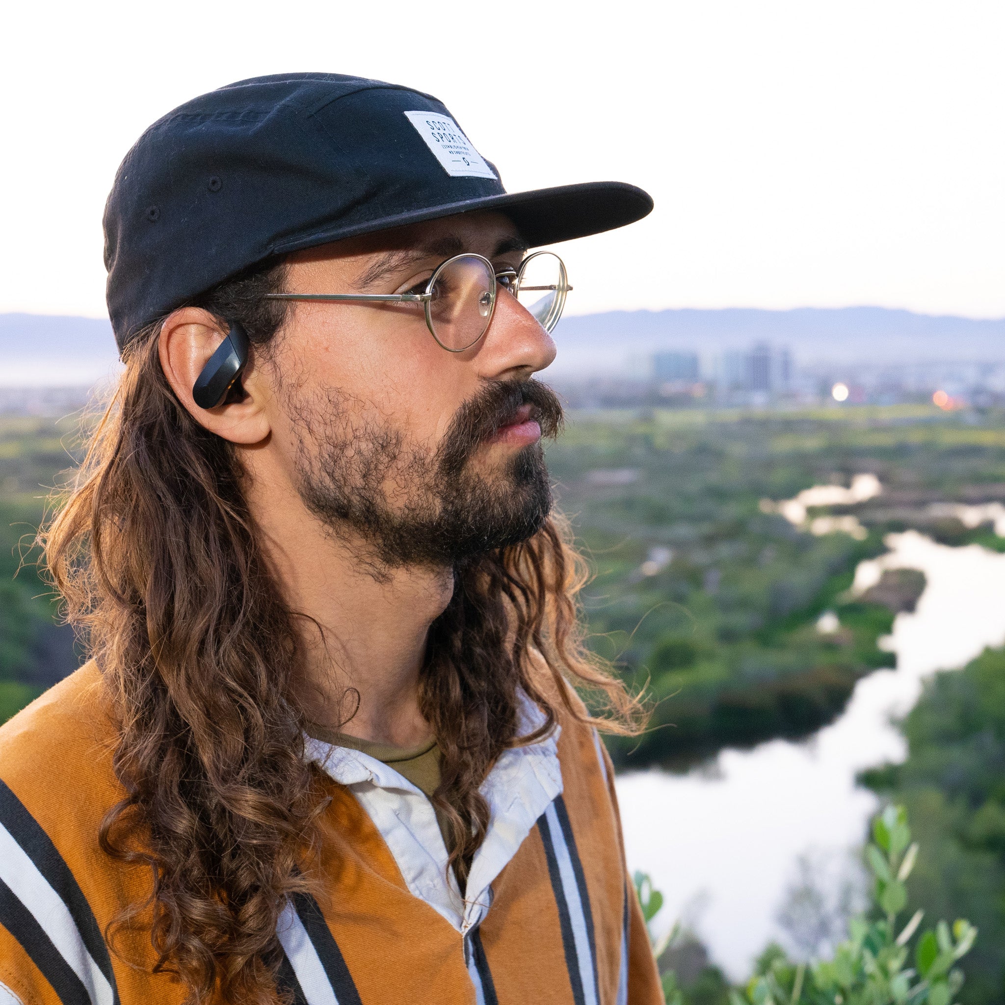 Mantas 2.0 Earbuds With Recharging Case